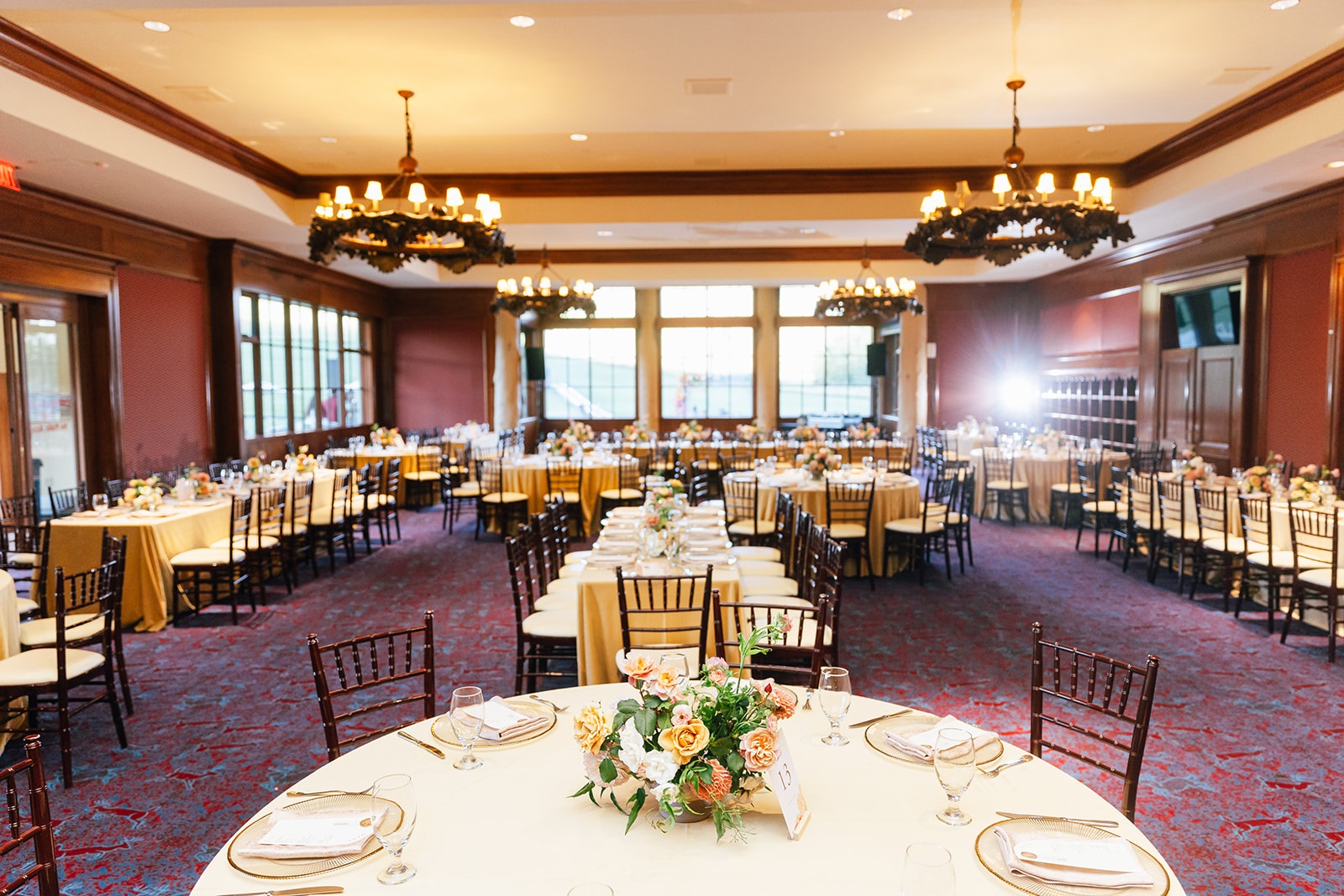 svr_dollar_wedding_taylor-sakthi-dollar-interior-tables-2.jpg